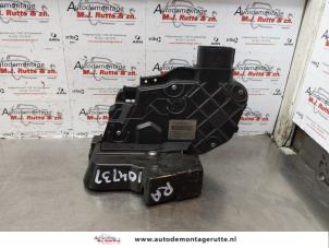 O177088 Gebruikte slotmechaniek portier 4deurs rechts-achter Landrover Range Rover
