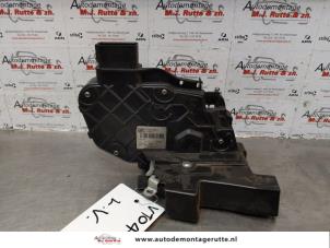 O177091 Gebruikte portierslot mechaniek 4deurs links-voor Landrover Range Rover