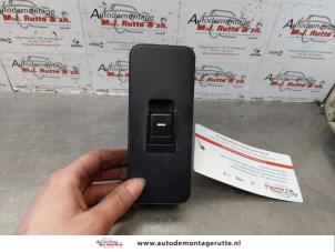 O177096 Gebruikte schakelaar elektrisch raam Landrover Range Rover
