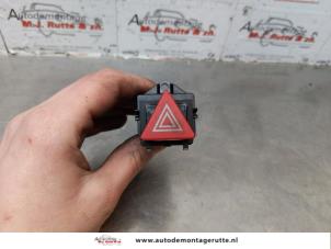 O177100 Gebruikte gevarenlicht schakelaar Audi A2