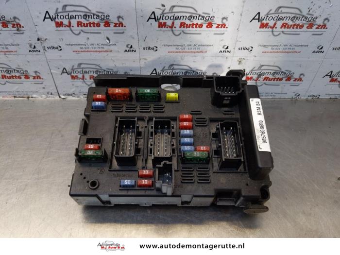 Gebruikte Zekeringkast Peugeot 307 O177151