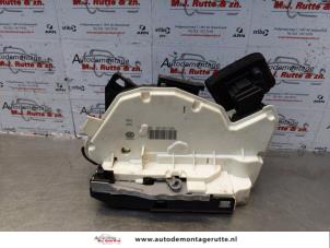 O177157 Gebruikte deurslot mechaniek 4deurs links-achter Skoda Octavia