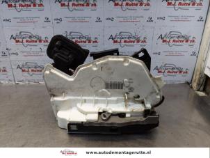 O177170 Gebruikte deurslot mechaniek 4deurs rechts-voor Skoda Octavia