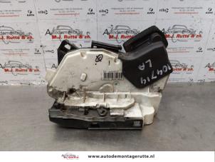 O177186 Gebruikte portierslot mechaniek 4deurs links-achter Volkswagen Polo