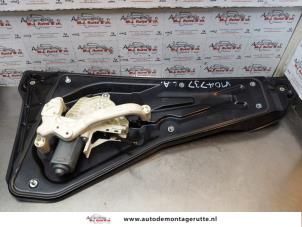 O177193 Gebruikte ruitmechaniek 4deurs links-achter Landrover Range Rover