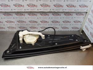 O177195 Gebruikte ruitmechaniek 4deurs rechts-achter Landrover Range Rover
