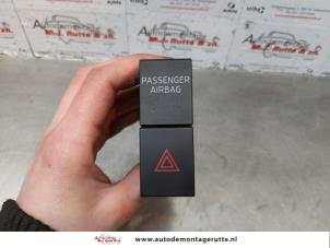 O177202 Gebruikte paniekverlichtings schakelaar Skoda Octavia