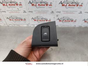 O177207 Gebruikte schakelaar elektrisch raam Skoda Octavia