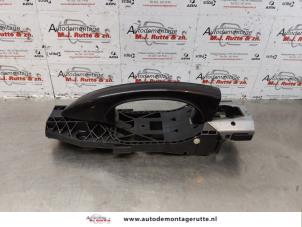 O177209 Gebruikte portiergreep 4deurs links-voor Skoda Octavia