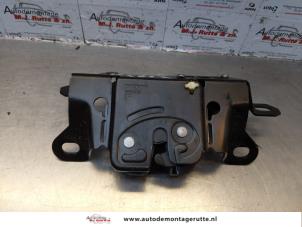 O177284 Gebruikte slotmechaniek achterklep Volvo C30