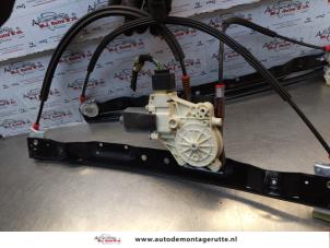 O177315 Gebruikte ruitmechaniek 4deurs links-voor Ford Galaxy