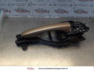O177349 Gebruikte deurgreep 4deurs links-voor Volvo V40