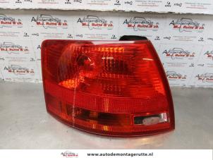 O177501 Gebruikte achterlicht links Audi A4