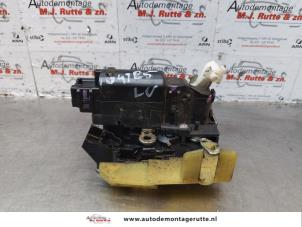 O177541 Gebruikte slotmechaniek portier 4deurs links-voor Dacia Lodgy
