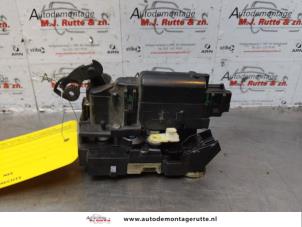 O177544 Gebruikte slotmechaniek portier 4deurs rechts-achter Dacia Lodgy