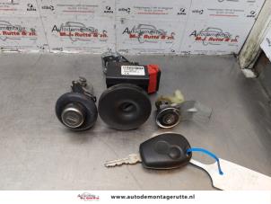 O177545 Gebruikte sleutel+contactslot Dacia Lodgy