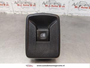 O177551 Gebruikte schakelaar elektrisch raam Dacia Lodgy