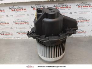 O177574 Gebruikte chaufage ventilatiemotor Dacia Lodgy