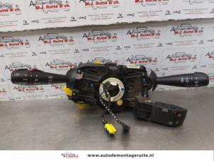 O177575 Gebruikte schakelaar stuurkolom (licht) Dacia Lodgy