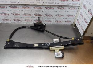 O177600 Gebruikte ruitmechaniek 2deurs rechts-voor Volkswagen UP