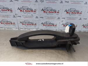O177677 Gebruikte portiergreep 4deurs links-voor Ford Fiesta