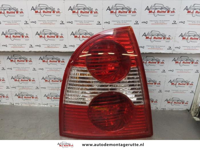 Gebruikte Achterlicht links Volkswagen Passat O177753