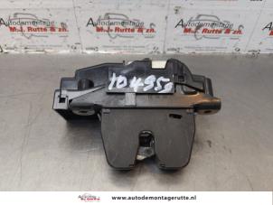 O177754 Gebruikte slotmechaniek achterklep Peugeot 308