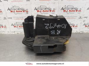 O177841 Gebruikte slotmechaniek portier 4deurs rechts-achter Hyundai I10