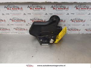 O177869 Gebruikte deurslot mechaniek 4deurs rechts-achter Daihatsu Sirion