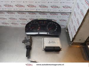 O177895 Gebruikte kontaktslot + computer Skoda Superb