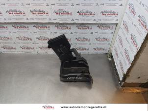 O177897 Gebruikte portierslot mechaniek 4deurs links-voor Mazda 6.