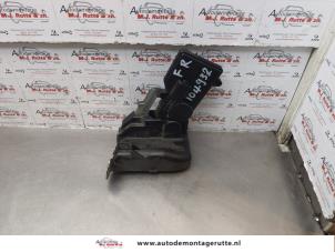 O177898 Gebruikte portierslot mechaniek 4deurs rechts-voor Mazda 6.