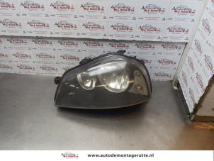 O177930 Gebruikte linker koplamp Seat Arosa