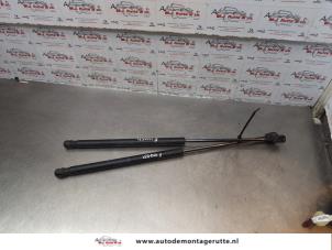 O177943 Gebruikte set gasdempers achterklep Mini ONE