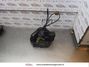 O177977 Gebruikte portierslot mechaniek 4deurs rechts-achter Mercedes E-Klasse