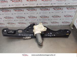 O178032 Gebruikte raammechaniek 4deurs links-achter Mercedes E-Klasse