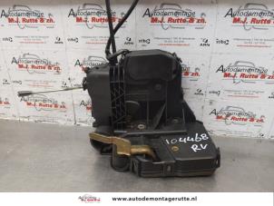 O178058 Gebruikte portierslot mechaniek 4deurs rechts-voor Mercedes E-Klasse