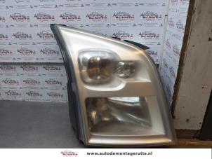 O178070 Gebruikte rechter koplamp Ford Transit