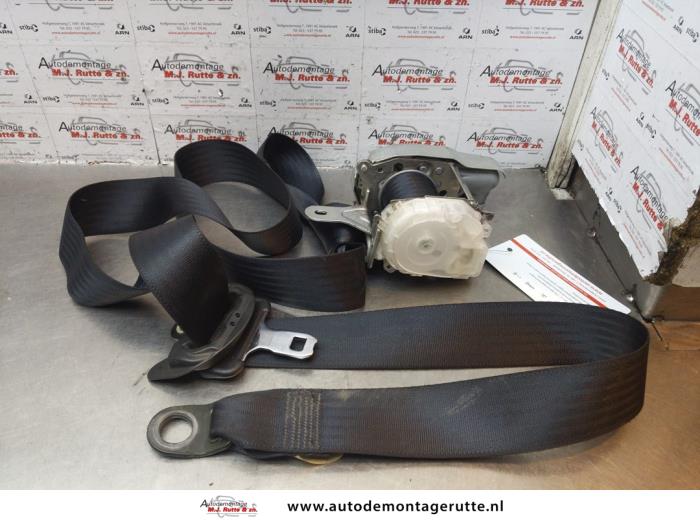Gebruikte Veiligheidsgordel rechts-voor Peugeot 107 O178077