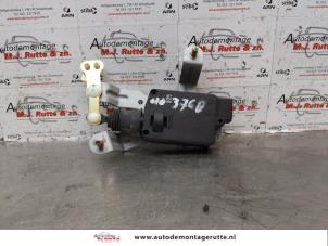 O178341 Gebruikte portiervergrendelings motor Hyundai Santafe