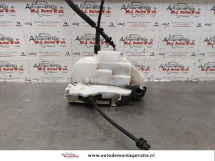 O178342 Gebruikte slotmechaniek portier 4deurs links-voor Citroen C3
