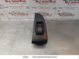 O178407 Gebruikte schakelaar elektrisch raam Toyota Avensis