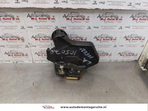 O178415 Gebruikte deurslot mechaniek 4deurs links-achter Toyota Avensis