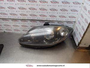 O178427 Gebruikte koplamp links Seat Leon