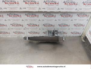 O178444 Gebruikte deurgreep 4deurs links-voor Peugeot 207