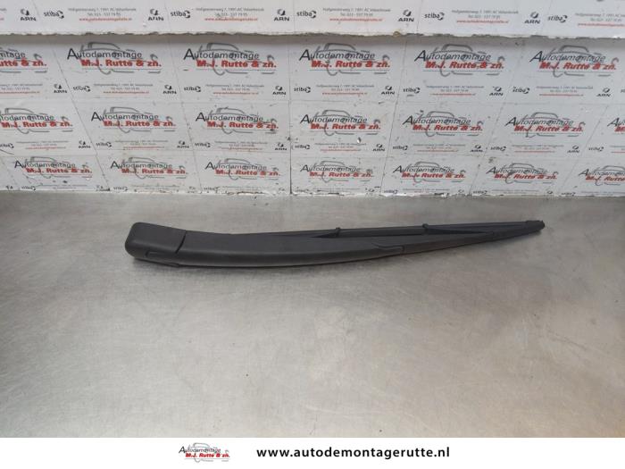 Gebruikte Ruitenwisserarm achter Smart Forfour O178478