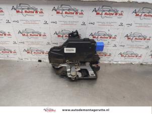 O178621 Gebruikte slotmechaniek portier 4deurs rechts-voor Skoda Fabia