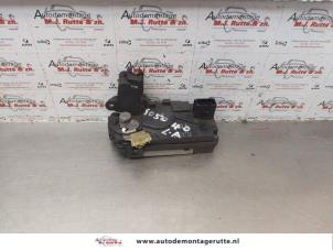 O178636 Gebruikte slotmechaniek portier 4deurs links-achter Opel Zafira