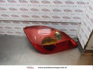 O178821 Gebruikte achterlicht links Opel Tigra