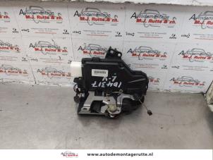 O178863 Gebruikte deurslot mechaniek 4deurs links-voor Volkswagen Touran